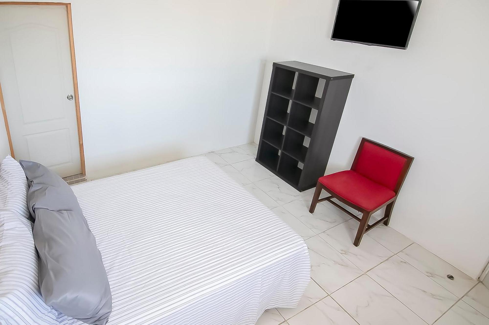 Oyo Hotel Plaza Las Torres, 卡波圣卢卡斯 外观 照片