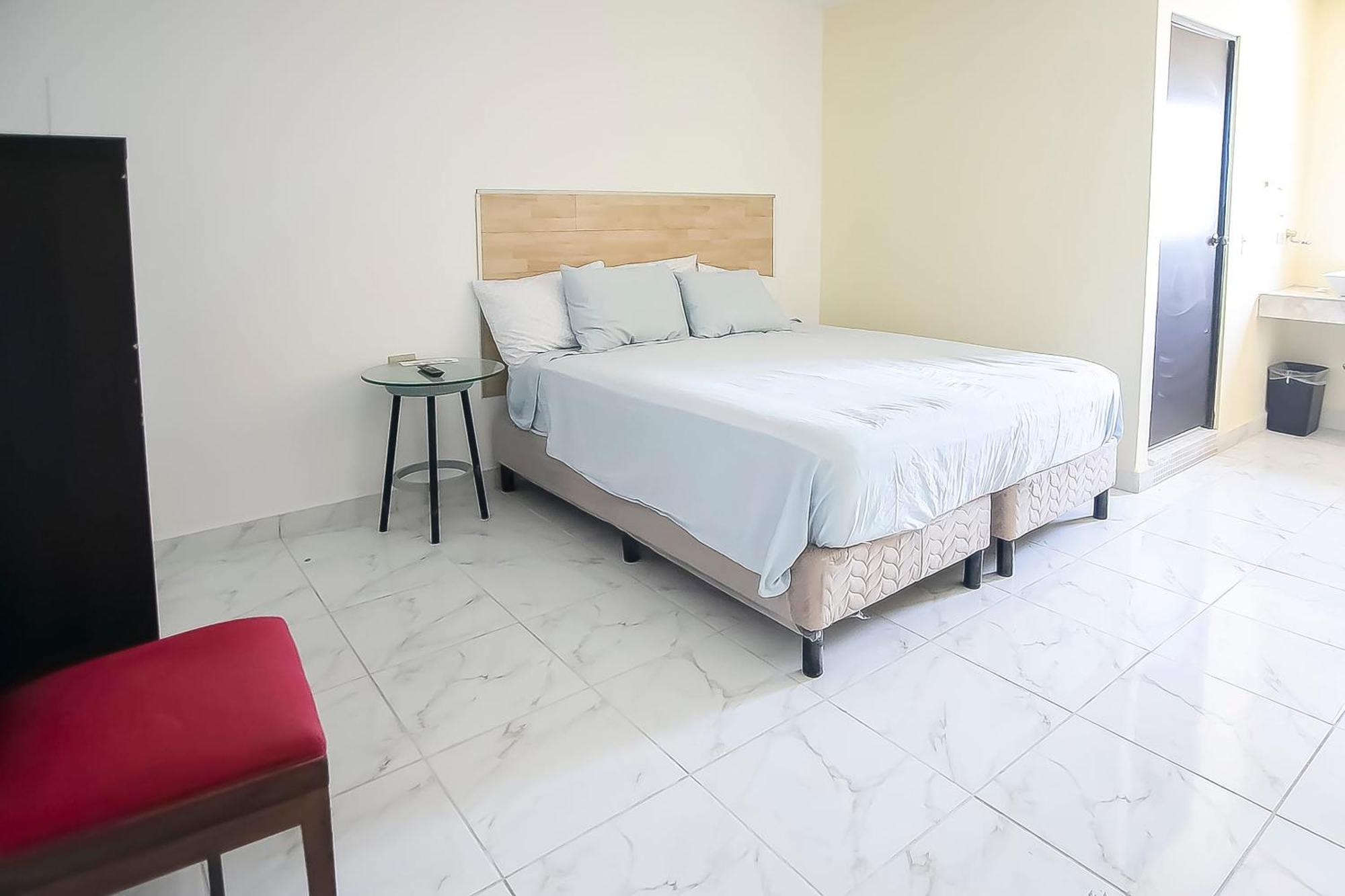 Oyo Hotel Plaza Las Torres, 卡波圣卢卡斯 外观 照片