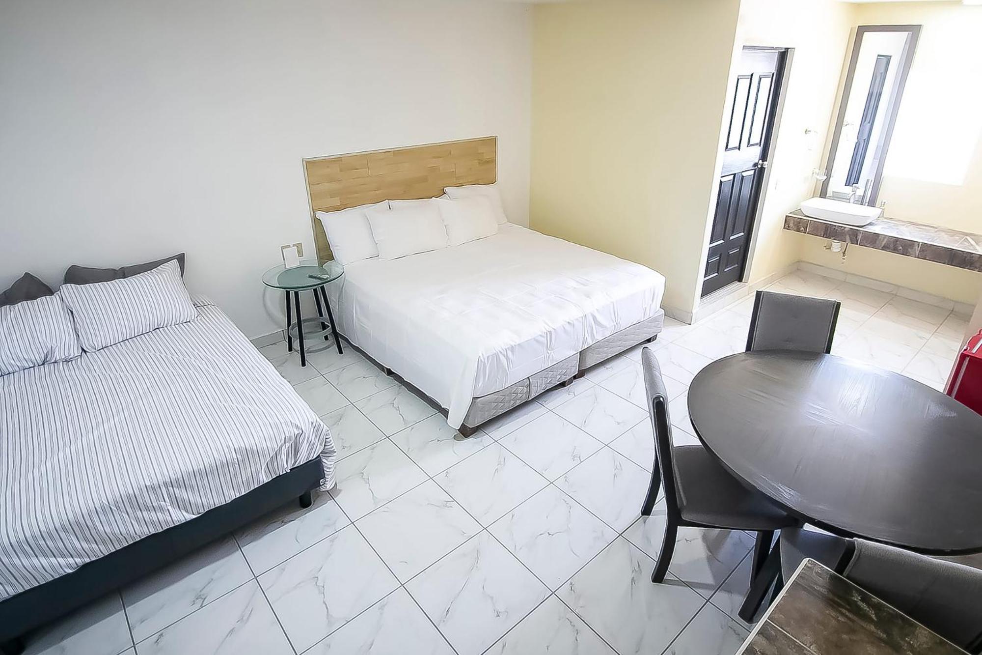 Oyo Hotel Plaza Las Torres, 卡波圣卢卡斯 外观 照片