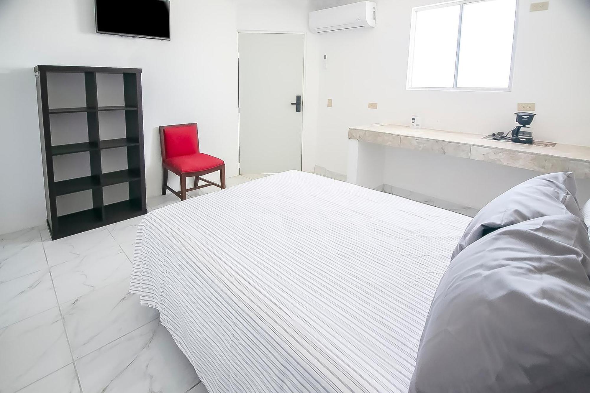 Oyo Hotel Plaza Las Torres, 卡波圣卢卡斯 外观 照片
