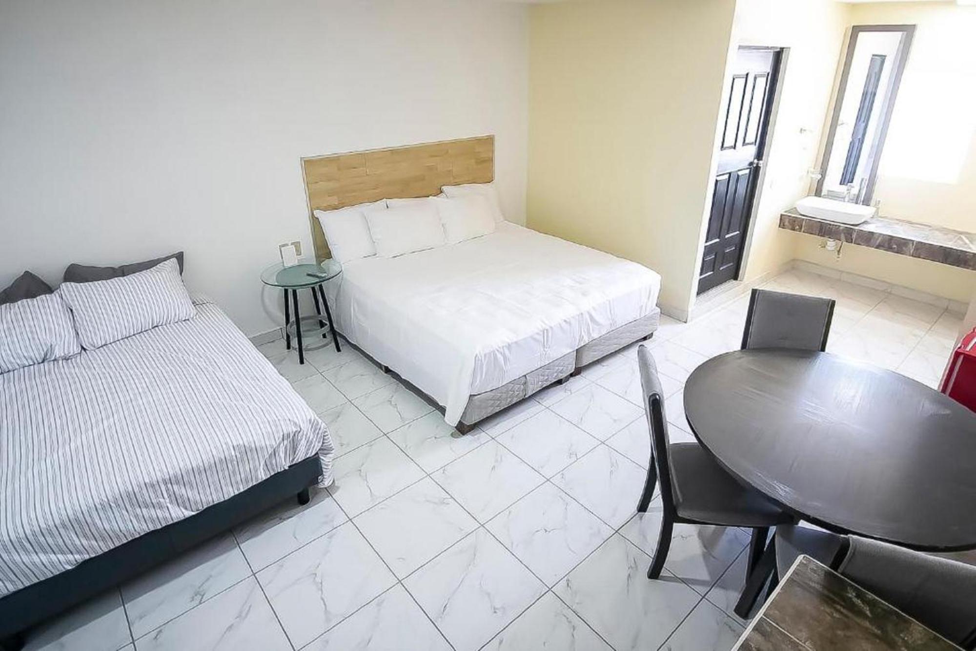 Oyo Hotel Plaza Las Torres, 卡波圣卢卡斯 外观 照片